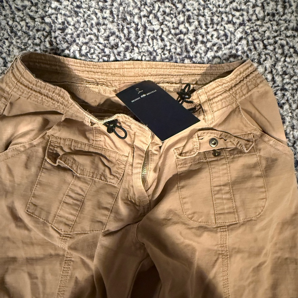 BRAND NEW BRANDY MELVILLE KIM CARGOS